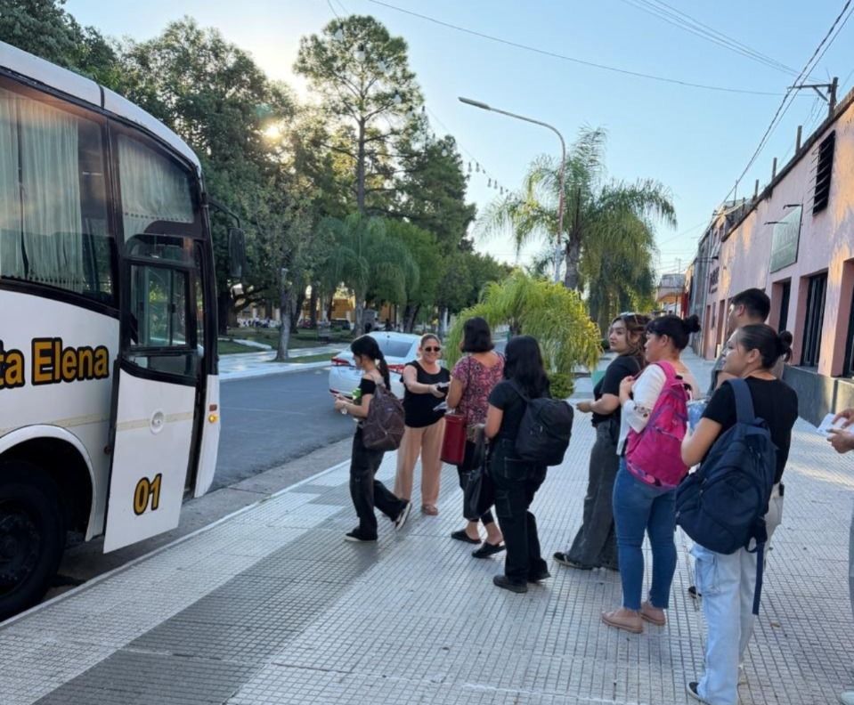 Santa Elena continúa acompañando a estudiantes con el Boleto Estudiantil